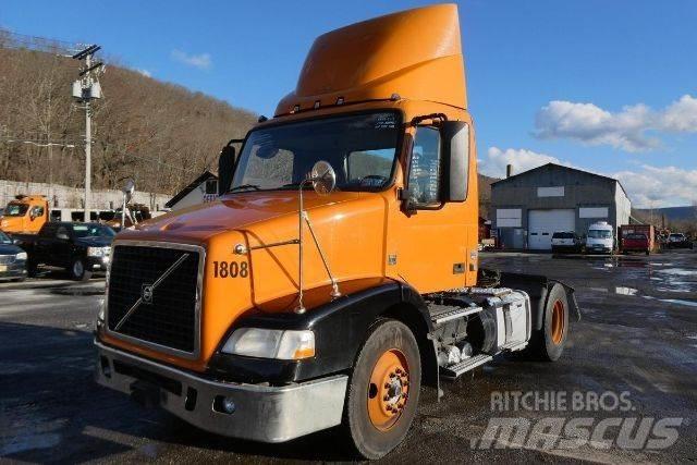 Volvo VNM42T 商用底盤車