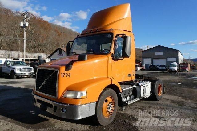 Volvo VNM42T 商用底盤車