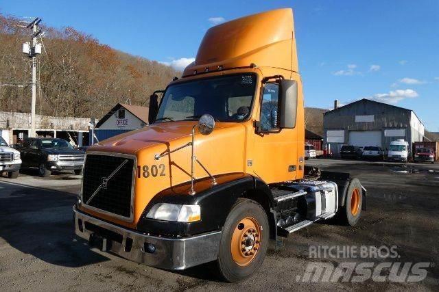 Volvo VNM42T 商用底盤車