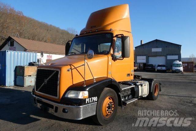 Volvo VNM42T 商用底盤車