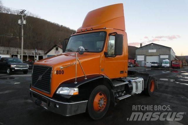 Volvo VNM42T 商用底盤車