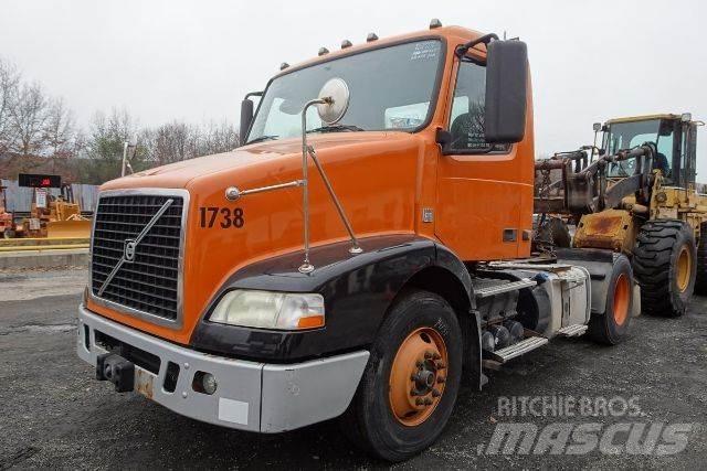 Volvo VNM42T 商用底盤車