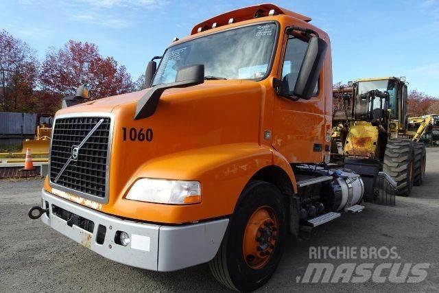 Volvo VNM42T 商用底盤車