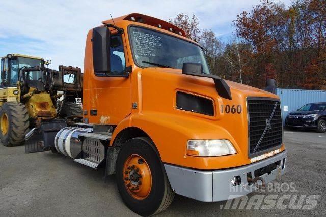 Volvo VNM42T 商用底盤車