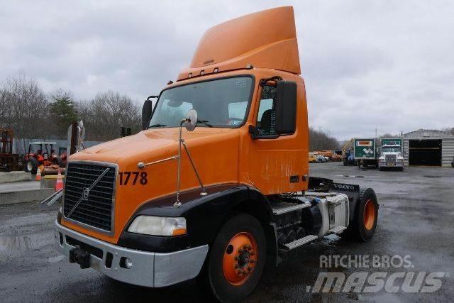 Volvo VNM42T 商用底盤車