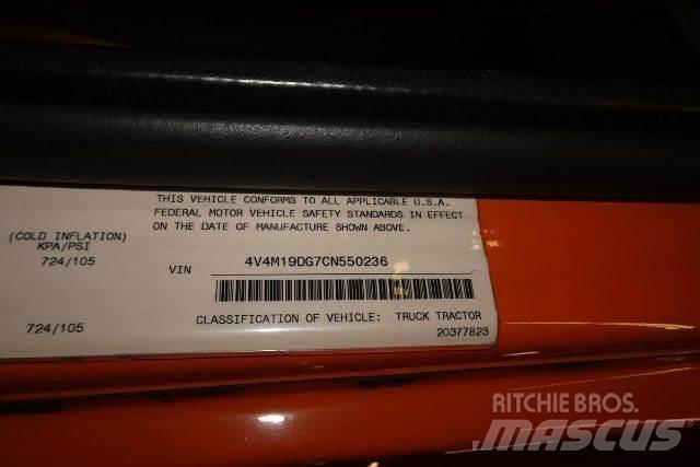Volvo VNM42T 商用底盤車