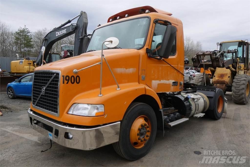 Volvo VNM42T 商用底盤車