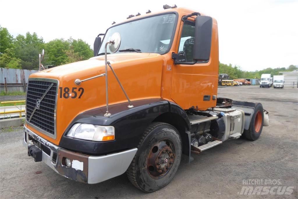 Volvo VNM42T 商用底盤車