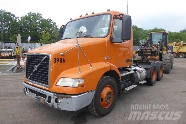 Volvo VNM64T 商用底盤車
