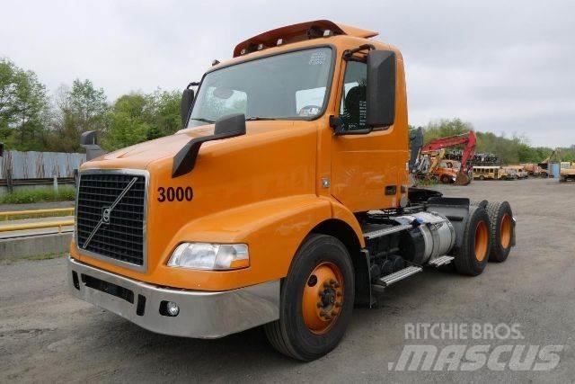 Volvo VNM64T 商用底盤車