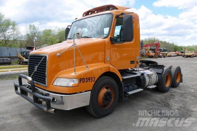 Volvo VNM64T 商用底盤車