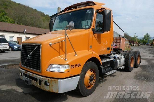Volvo VNM64T 商用底盤車