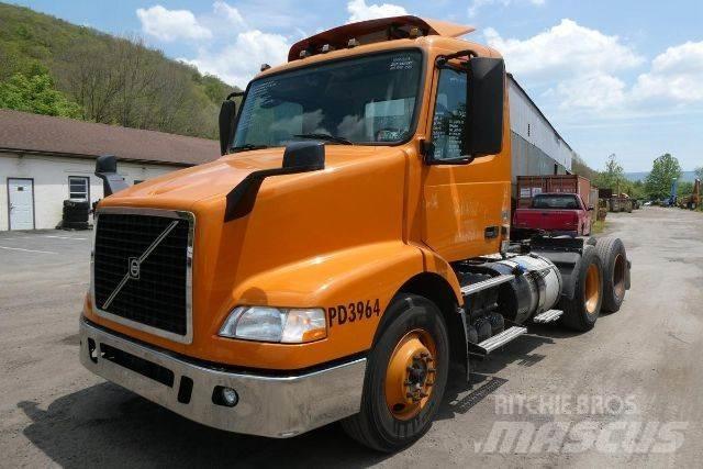 Volvo VNM64T 商用底盤車
