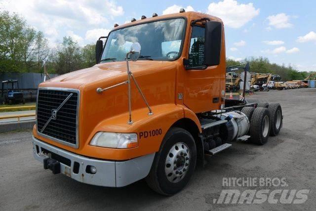 Volvo VNM64T 商用底盤車
