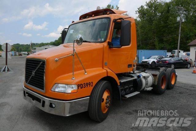 Volvo VNM64T 商用底盤車