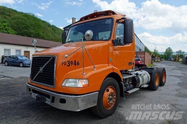 Volvo VNM64T 商用底盤車