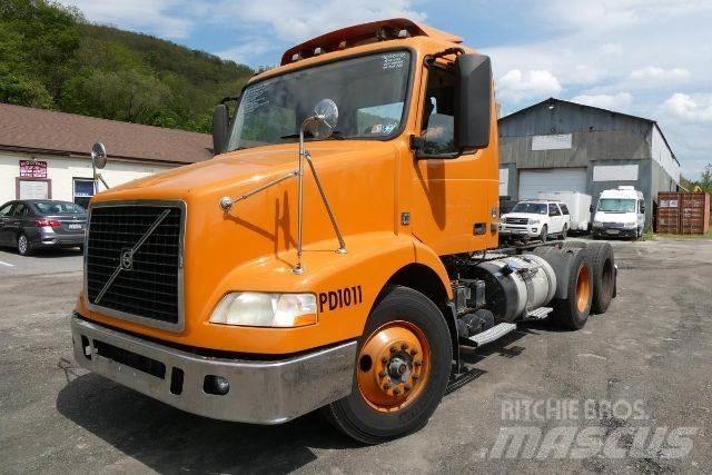 Volvo VNM64T 商用底盤車