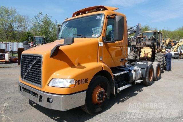 Volvo VNM64T 商用底盤車