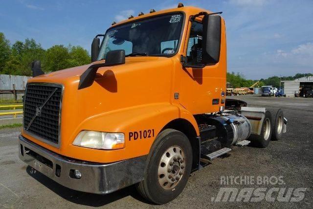 Volvo VNM64T 商用底盤車