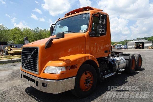 Volvo VNM64T 商用底盤車
