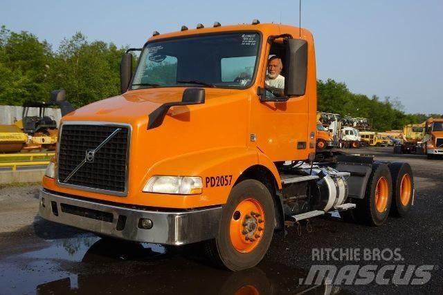 Volvo VNM64T 商用底盤車