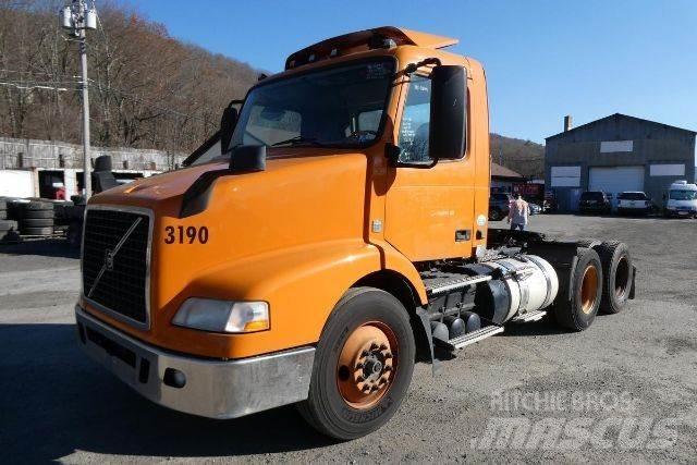 Volvo VNM64T 商用底盤車