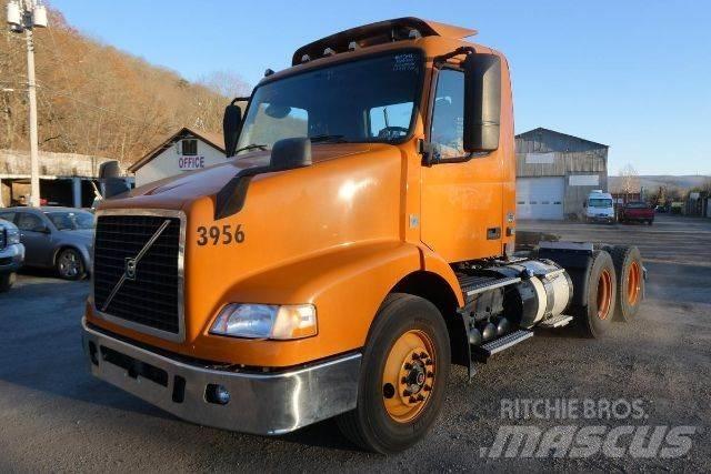 Volvo VNM64T 商用底盤車