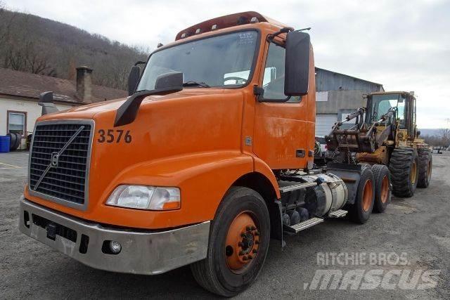 Volvo VNM64T 商用底盤車