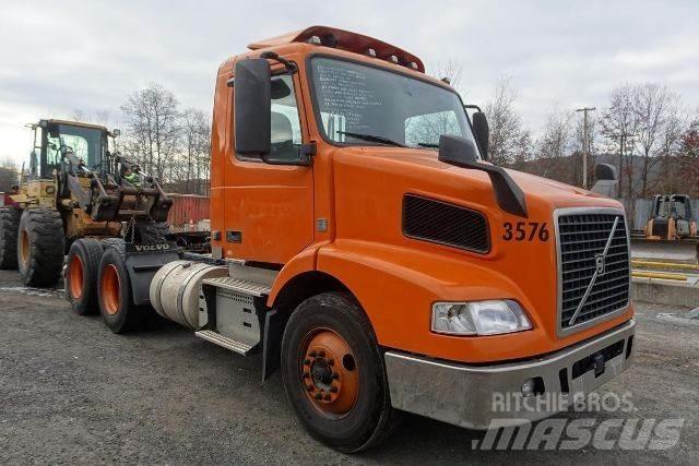 Volvo VNM64T 商用底盤車