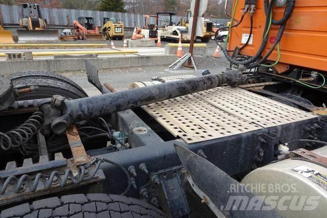 Volvo VNM64T 商用底盤車