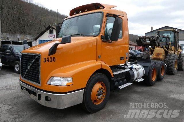 Volvo VNM64T 商用底盤車