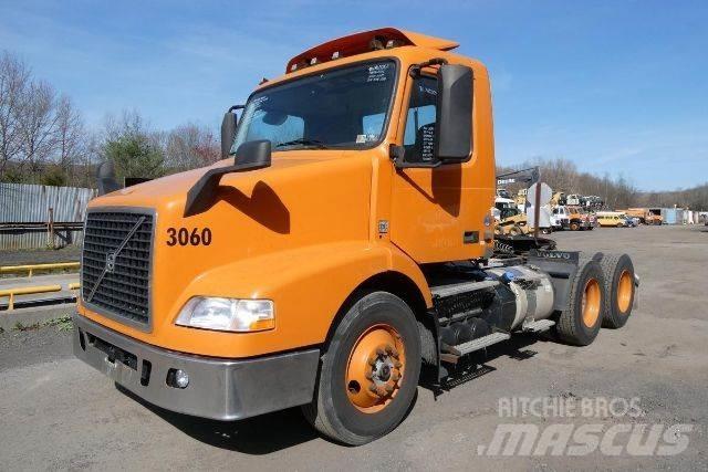 Volvo VNM64T 商用底盤車