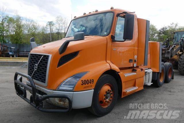 Volvo VNR64T300 商用底盤車
