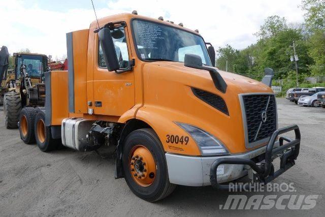 Volvo VNR64T300 商用底盤車