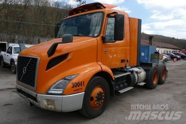 Volvo VNR64T300 商用底盤車