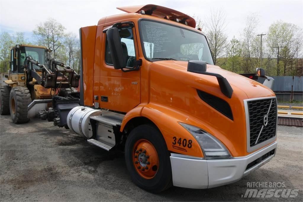 Volvo VNR64T300 商用底盤車