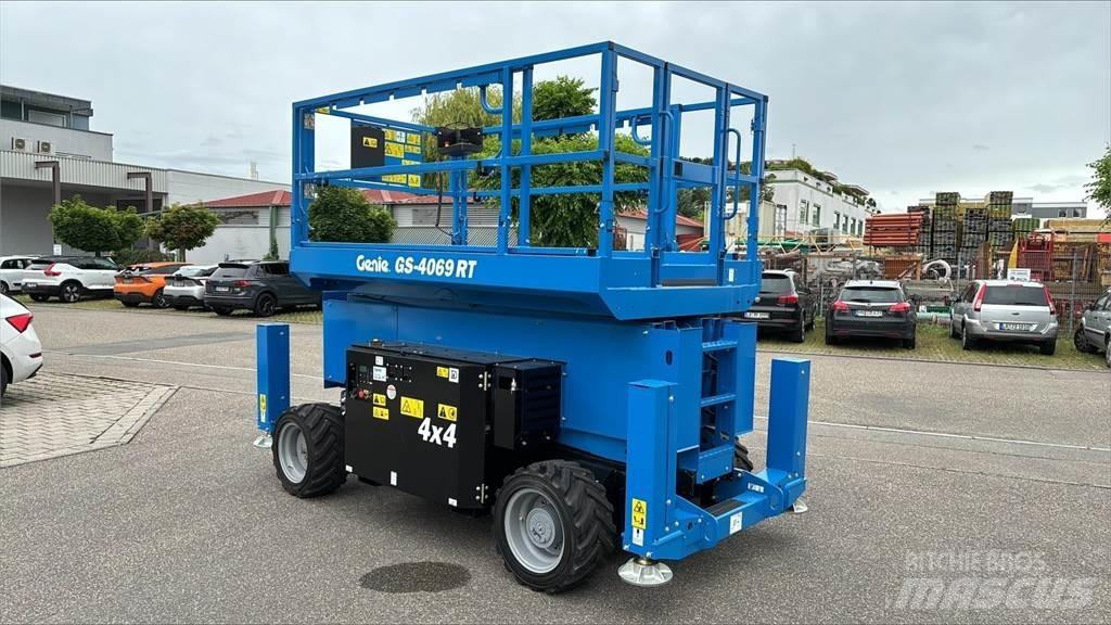 Genie GS-4069 RT 剪式升降機
