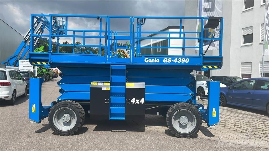 Genie GS-4390RT 剪式升降機