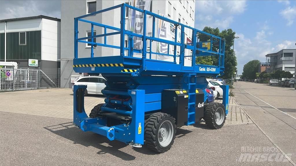 Genie GS-4390RT 剪式升降機
