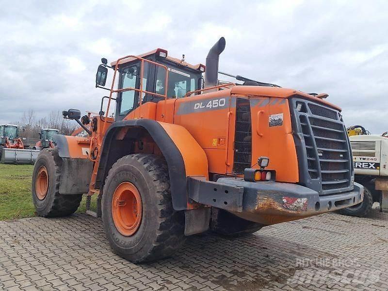 Doosan DL450-3 輪胎式裝載機