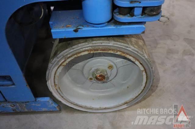 Genie GS-1930 曲臂高空作業車