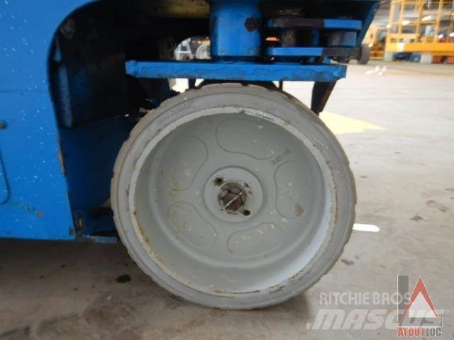 Genie GS-2032 曲臂高空作業車