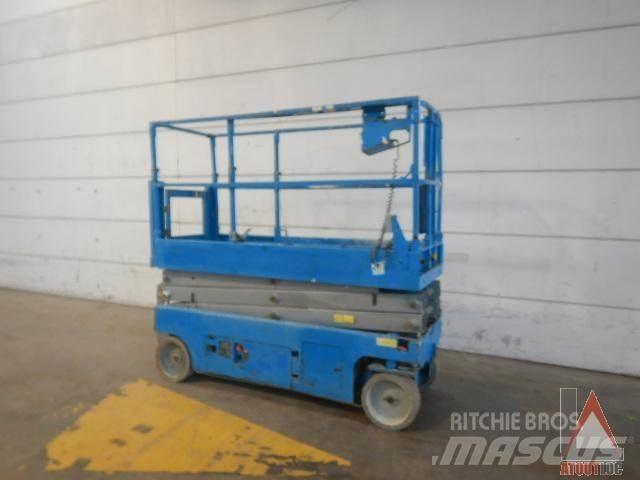 Genie GS-2032 曲臂高空作業車