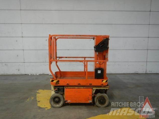 JLG 1230ES 曲臂高空作業車