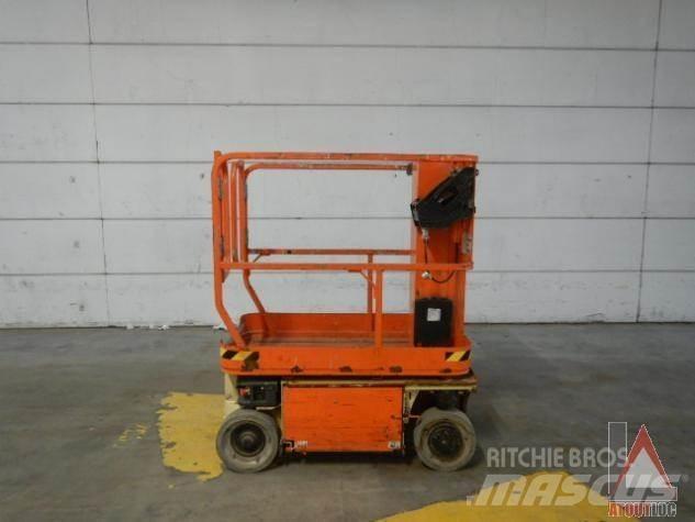 JLG 1230ES 曲臂高空作業車