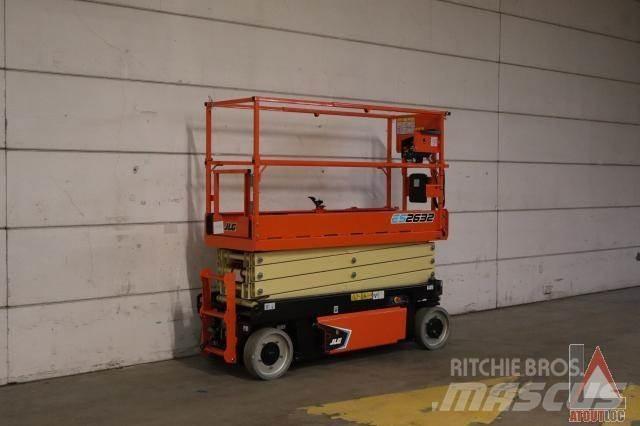 JLG 2632ES 曲臂高空作業車