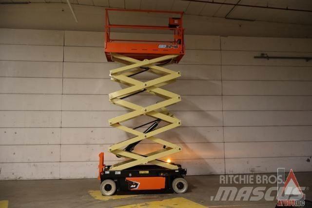 JLG 3246ES 曲臂高空作業車