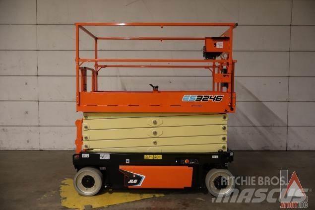 JLG 3246ES 曲臂高空作業車