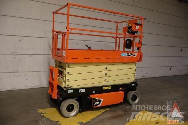 JLG 3246ES 曲臂高空作業車