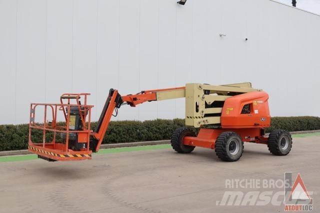 JLG 520AJ 曲臂高空作業車